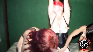 APRÈS LA SÉANCE, JAI VOULU DE LEAU ET JAI PRIS UN PRIX SPÉCIAL À LA PLACE.