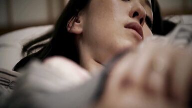 M960G06 Le désir sexuel explose avec le traitement érotique dune masseuse ! Infidélité SEXe qui se noie dans le plaisir et semballe avec un autre bâton.