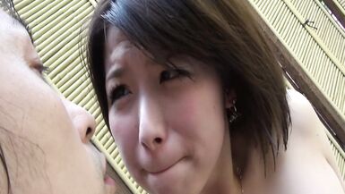 M960G01 When you pick up a inexperienced wife who is fleetingly alone away from her family and invite her to a private hot spring ... - 12 image