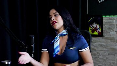 Une brune sexy joue les strip-teaseuses, montre ses beaux seins après avoir dit quelle naimait pas lexposition et à propos dune relation avec une célébrité - Tifany Rocha (Swing Cast) | WATCH ON : SHEER/RED