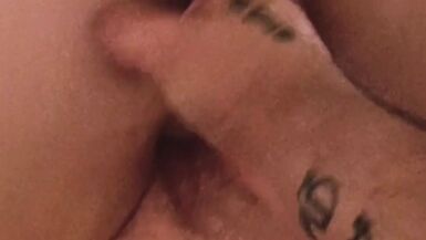 Fingering beautifull mature girlfriend and she sucks my dick - 2 image