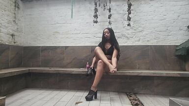 Sensual Moves Under the Open Sky