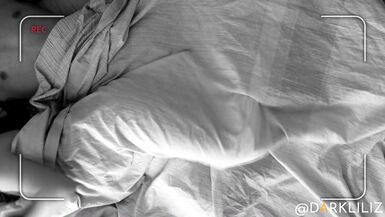 Camera captures the most Intimate moment of this Cute Couple - 1 image