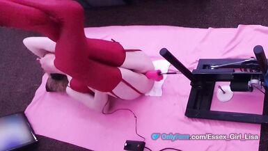 Essex Girl Lisa ile lanet makine anal yapay penis eğlencesi - 6 image