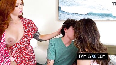 Stepfamily reunion turned into foursome - Isabella Nice, Wynn Ryder, Sinatra Monroe - 6 image