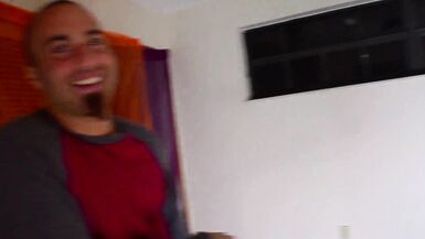 Lilly Kingston est une pute qui aime se faire baiser