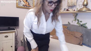 La secretaria necesita tu polla