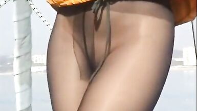 Classique du film tabou : Jolies jambes en nylon délicat (bq)