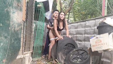 PINAY MILF CHEATS AND PUBLIC FUCK AT FARM AND FUCK AFTER IN RESTROOM BY HUSBANDS FRIEND - 5 image
