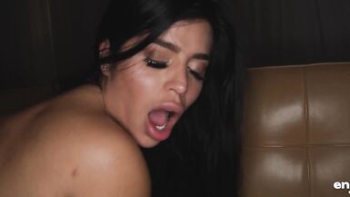 Etli Göğüslü Latin MILF Sara Retali Sert Seksin Keyfini Çıkarıyor - 6 image