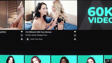 GIRLSWAY - Ashlyn Peaks veut se faire attraper par sa colocataire Siri Dahl pendant quelle se masturbe. - 1 image