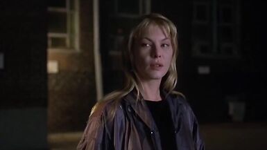 Yolanda Julien baisée dans une voiture