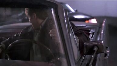 Yolanda Julien baisée dans une voiture - 2 image