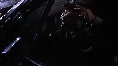 Yolanda Julien baisée dans une voiture - 4 image