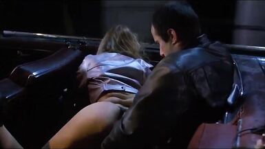 Yolanda Julien baisée dans une voiture - 5 image