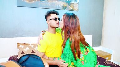 Üvey Anne ile Hint Desi Büyük Göğüsler and Seksi Amcık Yiyor Sert Sikiş - 2 image