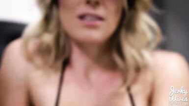 Cory Chase regala al suo figliastro depresso un pompino selvaggio e altro - 2 image