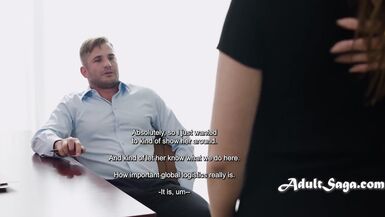 Nathan Bronson e Penelope Kay si scatenano al posto di lavoro della matrigna - lezioni proibite in porno teen inglese - 1 image