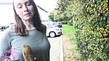 Meine Frau kann der Muschi ihrer Schwester nicht widerstehen and bettelt beim Reverse Cowgirl-Rollenspiel um eine Creampie - 2 image