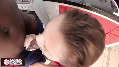 Agatha Mama en aventure dans la cuisine : MILF POV avec BBC - Gratuit - 7 image
