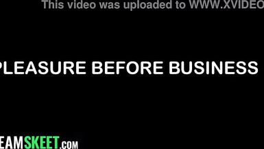 Austin Pierce and Bambi Blitz Thank Step-Mom with a Cumshot and a Facial