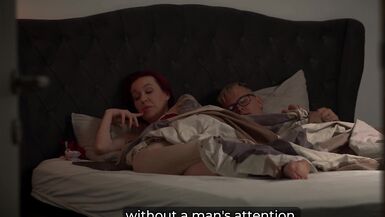 La scopata birichina della matrigna diventa una creampie bollente nel letto condiviso - 10 image