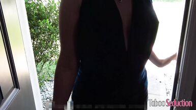 Amiee Cambridge & Johnny Rifle go wild on Tinder - Pornstar MILF action! - 1 image