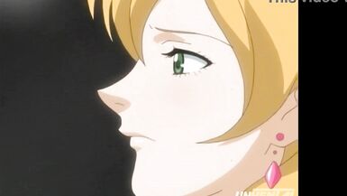 MILF blonde sexy se fait tripoter le gros cul dans le train et se fait gicler dessus