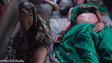 Indian XXXx si fa scopare la figa e parlare sporco dalla matrigna in hindi - 1 image