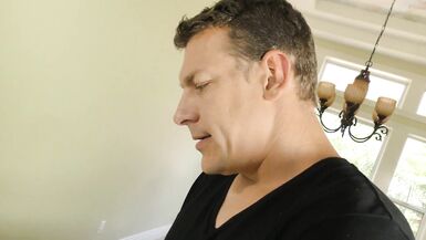 Stepdad's big dick sucks off the skinny, barely legal stepdaughter Carolina Sweets while her mom is out - 4 image