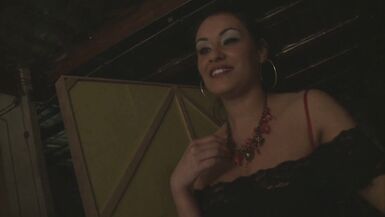 Üvey anne Charley Chase, sıkı kıçını iç çamaşırlarıyla Johnny Castro tarafından deliniyor - 2 image