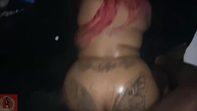 Regarde le cul parfait de ButterflySexxx se faire démonter par LastRealtop