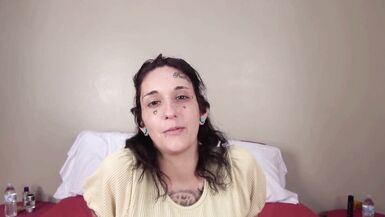 Veja essas milfs gostosas implorando por sexo selvagem enquanto têm suas bocetas apertadas detonadas por um garanhão dotado - 1 image
