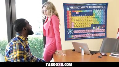 Blonde MILF-Lehrerin lechzt nach BBC – Cory Chases wilde Interracial-Sex-Nummer - 1 image