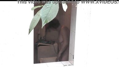 Le cul nue de Konstanzia mouillé et sauvage sous la douche publique par un voisin - 9 image