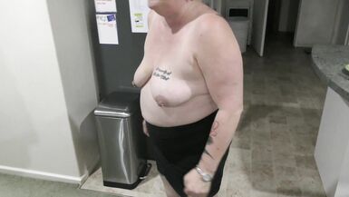 Mastercnz makes KIWI MILF CaraPornstar to take the trash to the road, naked and filthy