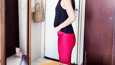 L’ami du beau-fils rend visite à la MILF mûre d’à côté et défonce sa chatte crémeuse - 1 image