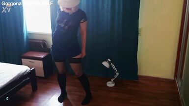 KettMun's MILF friend, Mitridatmun, is a stunning blonde with a massive butt