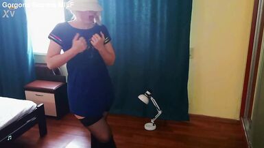 La amiga MILF de KettMun, Mitridatmun, es una rubia impresionante con un culo enorme