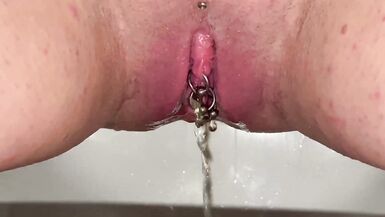 Watch MILF Very Strong stream pissing compilation featuring Pierced Pussy, Aqua Pola, and other kinky pee lovers - 4 image