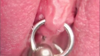 Sieh zu, wie Aqua Polas heiße MILF-Pussy in diesem Piss-Compilation-Video mit Pisse übergossen wird - 13 image