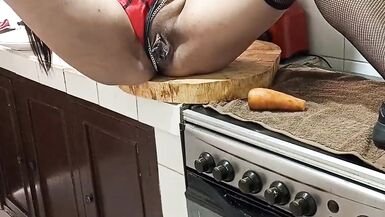Watch La Ross pleasure herself in the kitchen while cooking dinner - 7 image