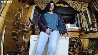 MilfyCalla's solo adventure in jeans: Teasing and peeing in her sexy clothes