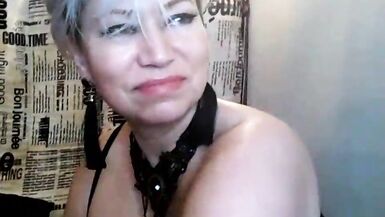 AimeeParadise und Peter Stone teilen sich einen heißen, schmutzigen Chat auf der Party