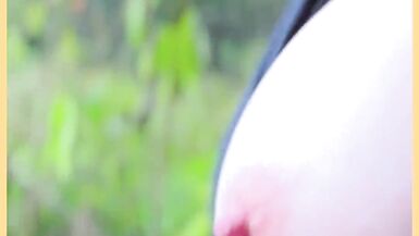 WifeyDoes exhibe ses gros seins et sa chatte serrée en t-shirt moulant en public - 10 image