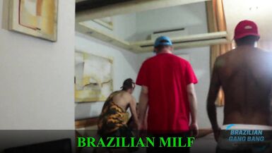 Aldatılan koca izlerken Alessandra Marques ve Myke Brezilyanın üvey oğlunu sikişini izleyin - Red Sheer Full Video - 1 image