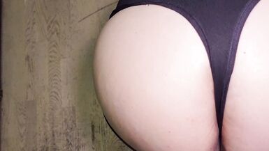 O buraquinho apertado da Peach Cloud entupido por um pau duro na legging e salto - 12 image
