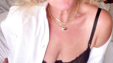Bettie Bloem treibt es wild mit dem harten Schwanz ihres Stiefsohns und bettelt danach um mehr - 11 image