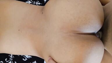 Belle-mère black Maskxxx offre son cul parfait pour de l’argent dans une vidéo maison