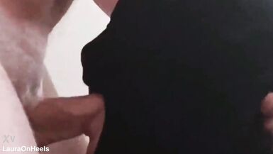 Veja Laura On Heels and The Throater com bocas e gargantas cheias de paus duros e gozada bagunçada